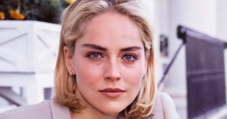 Le a kalappal! Sharon Stone 65 évesen is bomba formában van