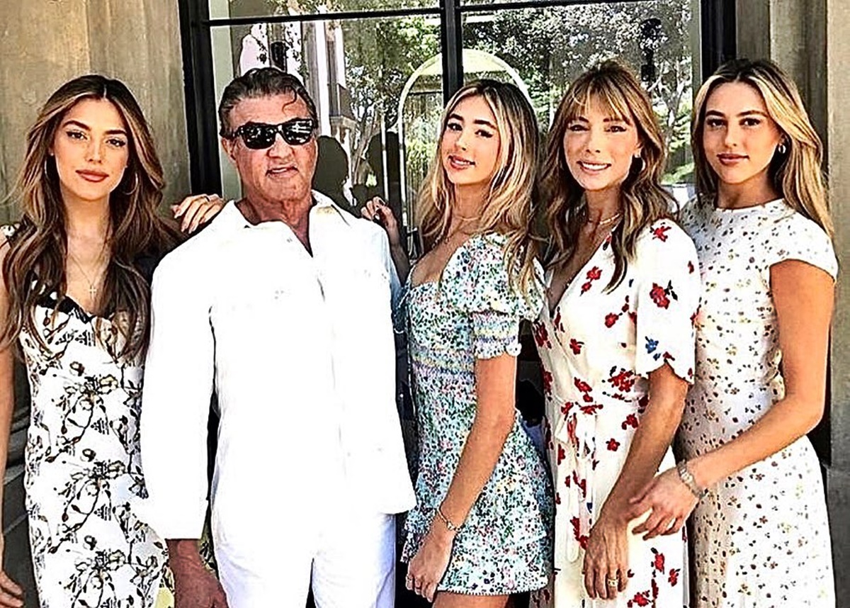 Sylvester Stallone felesége és három lánya egy képen: az akciósztárnak ilyen szép családja van