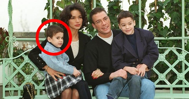 Kiskorában csúfolták Jean-Claude Van Damme lányát a fiús kinézete miatt, mára meseszép bombázó lett belőle
