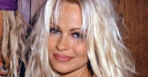 Döbbenet! Így néz ki Pamela Anderson smink nélkül