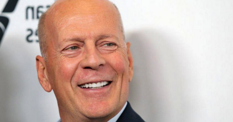 Bruce Willis szájharmonikázó videójánál nem fogsz ma meghatóbb dolgot látni