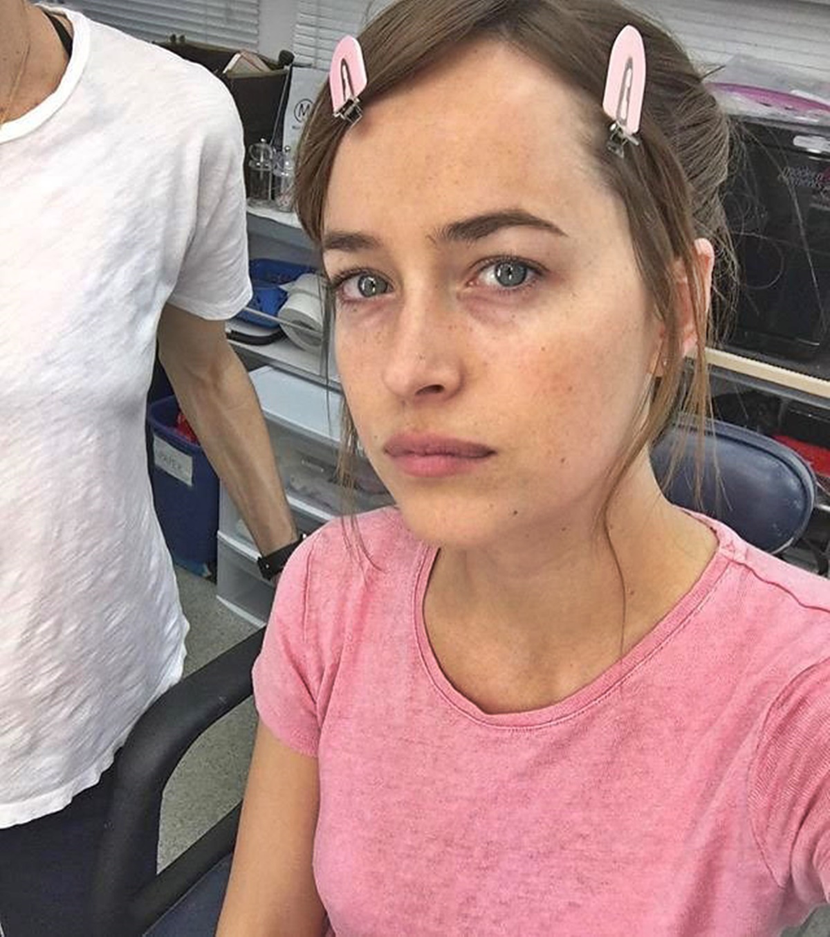 Döbbenet! Így néz ki a csodaszép Dakota Johnson smink nélkül