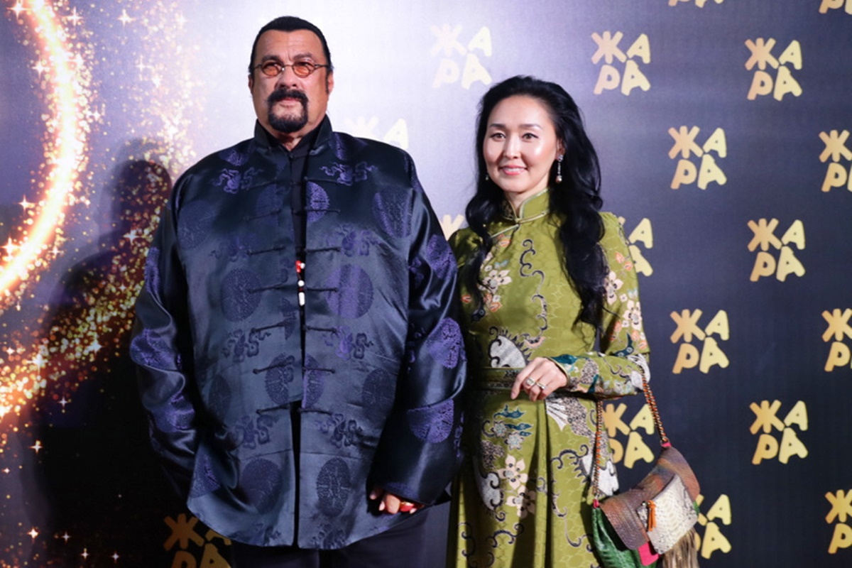 Az asszisztensét vette el feleségül – Ő Steven Seagal ritkán látott felesége - Erdenetuya Batsukh