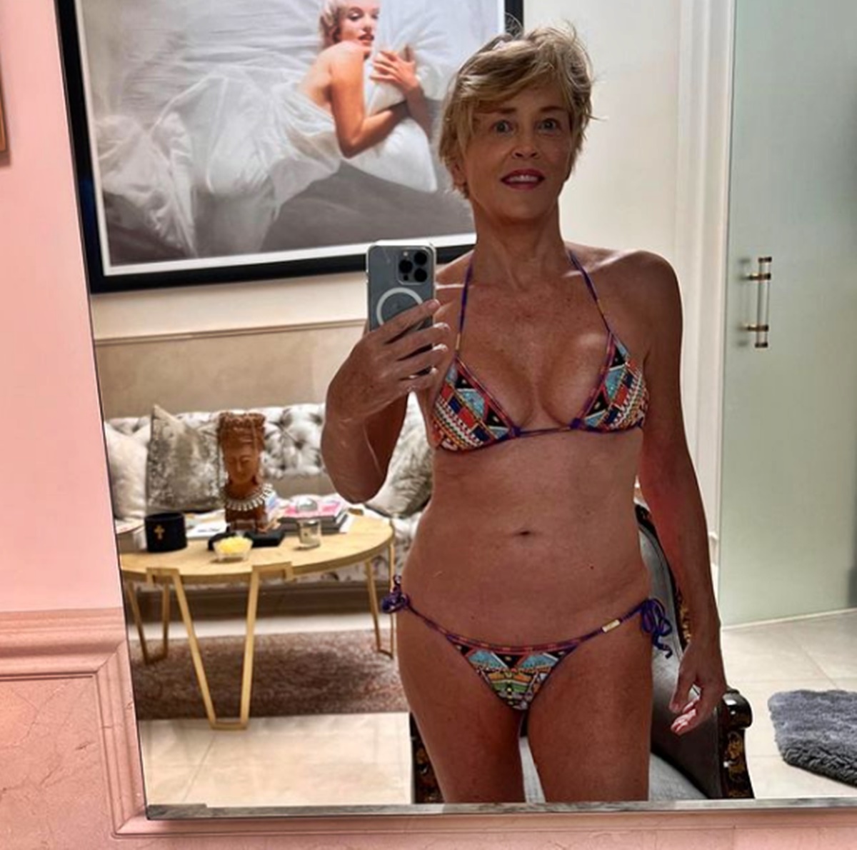 Sharon Stone 64 évesen sem fél magát megmutatni bikiniben