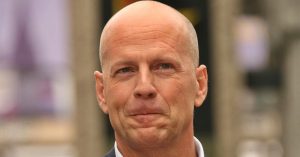 Így éli mindennapjait a súlyos betegséggel küzdő Bruce Willis - Friss fotókon az egykori akciósztár