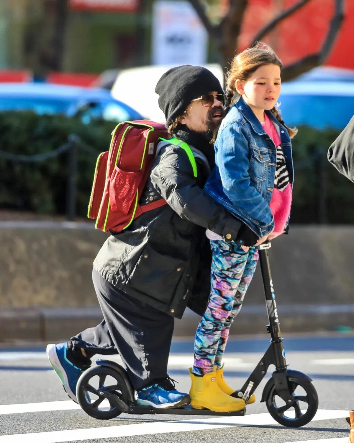 A Trónok harca Tyrionjának kislánya már túlnőtte híres apját - Friss fotókon a 10 éves Zelig - Peter Dinklage