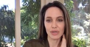 Angelina Jolie hasonmásán ámulunk: az amerikai modell a színésznő tökéletes mása