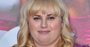 A duci színésznő 35 kilós fogyása után lehengerlően néz ki - Friss fotókon a látványos változás - Rebel Wilson