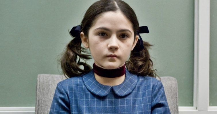 Emlékszel még Az árva rémisztő kislányára? Isabelle Fuhrman ma lett 26 éves és igazi bombázó lett