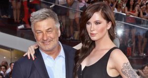 Alec Baldwin lánya kitálalt: tinédzserkorában eszméletlenre verték és megerőszakolták