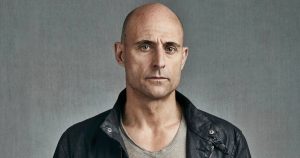 Így bukta el élete James Bondos szerepét Mark Strong