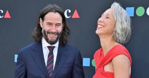 Hoppá! Keanu Reeves elárulta, hogy naponta hányszor kell szeretkeznünk, hogy boldog legyen az életünk