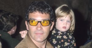 Gyönyörű nővé vált Antonio Banderas 26 éves lánya – Friss fotókon az elbűvölő Stella Banderas