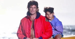 Ő alakította David Hasselhoff fiát a Baywatchban - Felismered a 43 éves Jeremy Jacksont?