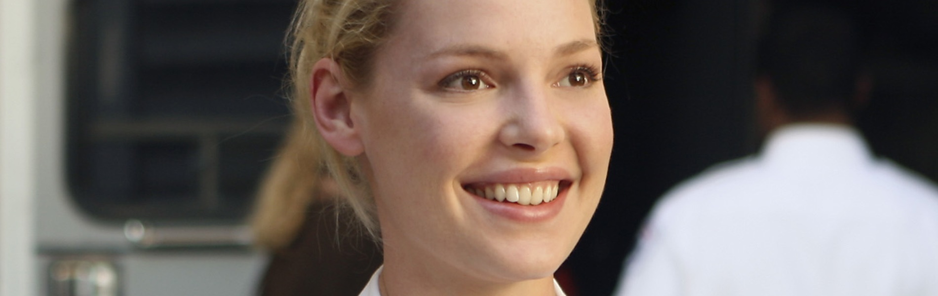 Ő volt Izzie nővér A Grace klinikából – Friss fotóin rá sem ismerni a 44 éves Katherine Heigl-re