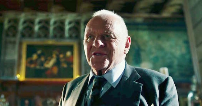 Anthony Hopkins zseninek nevezte a Transformers-filmek rendezőjét