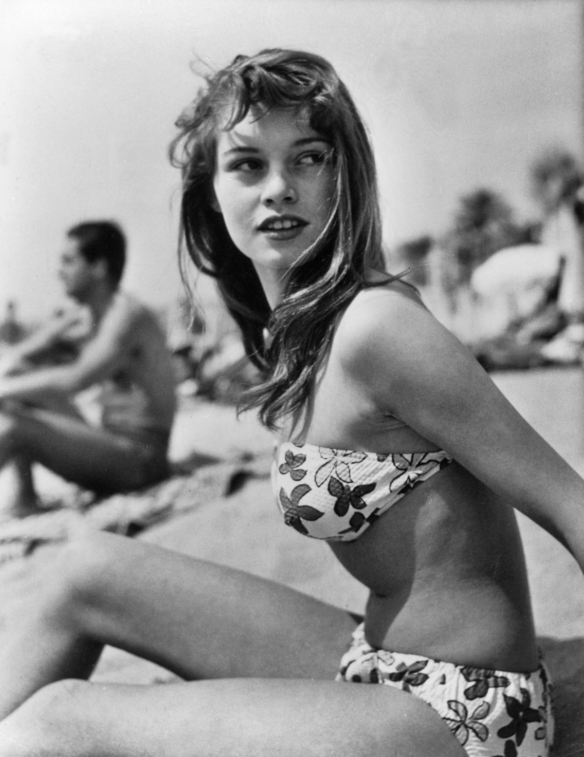 Ritkán látott fotó a színésznőről: Brigitte Bardot bikinis bombázó volt 20 évesen