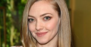 Amanda Seyfried élete hibájának tartja, hogy fiatalon levetkőzött a kamerának