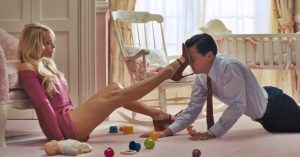 Margot Robbie kipakolt: reszketett a forgatáson a meztelenkedős jelenetnél - A Wall Street farkasa