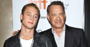 Megtéréséről mesélt Tom Hanks fia: "Isten keze érintett meg"