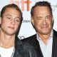 Megtéréséről mesélt Tom Hanks fia: "Isten keze érintett meg"