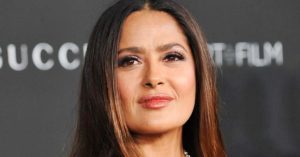 Salma Hayek smink nélkül is gyönyörű: ámulnak az 56 éves sztár szelfijén