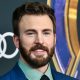 A valóságban ő Chris Evans barátnője – Az Amerika Kapitány sztárjának igazi bombázó a párja