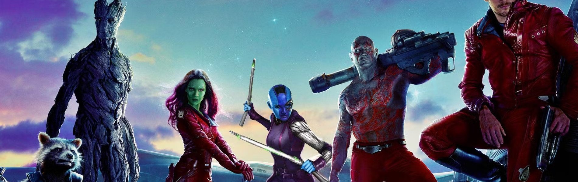 Ő a Marvel-filmek elcsúfított Nebulája - A valóságban igazi bombanő az őt alakító Karen Gillan