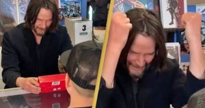 Megható videó: Keanu Reeves gyerek rajongójával elegyedett szóba