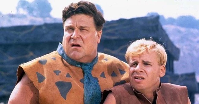 A Flintstone család két sztárja, Frédi és Béni így néz ki most, majd 3 évtizeddel a film után - John Goodman, Rick Moranis