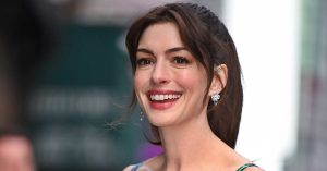 Anne Hathaway és férje első látásra egymásba szerettek – 16 éve bolondulnak egymásért