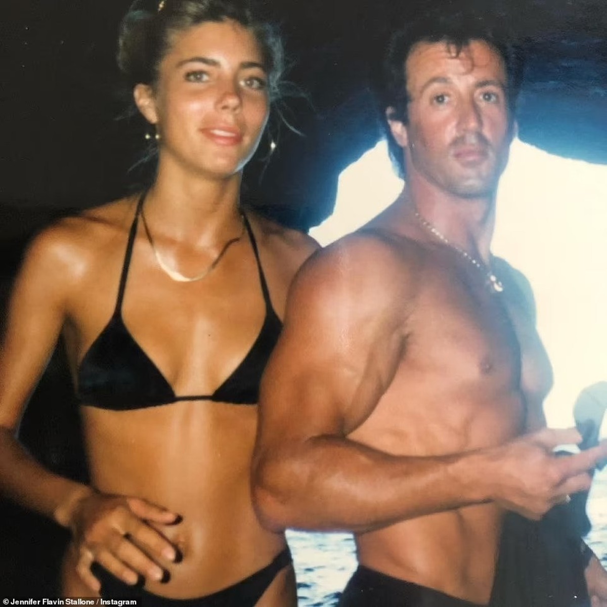 Igazi csúcsbombázó volt Sylvester Stallone felesége, amikor 35 évvel ezelőtt megismerkedtek (Fotók!)