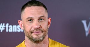 Tom Hardy lekapcsolt az utcán egy tolvajt