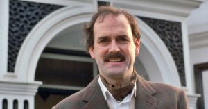 A Monty Python sztárjának felesége igazi szépség – John Cleese már 11 éve bolondul gyönyörű feleségéért