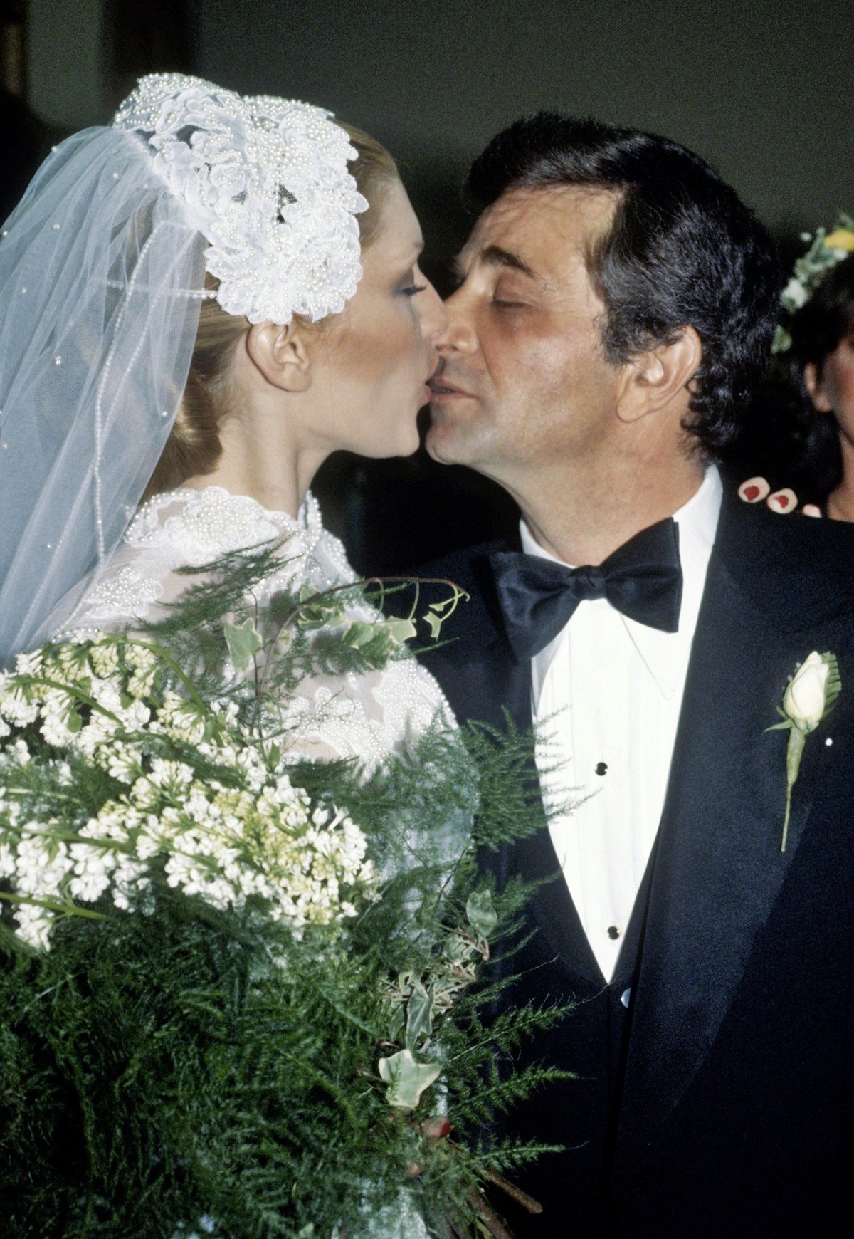 Peter Falk és élete szerelme esküvői képe 46 évvel ezelőttről – Columbo felesége gyönyörű menyasszony volt - Shera Danese