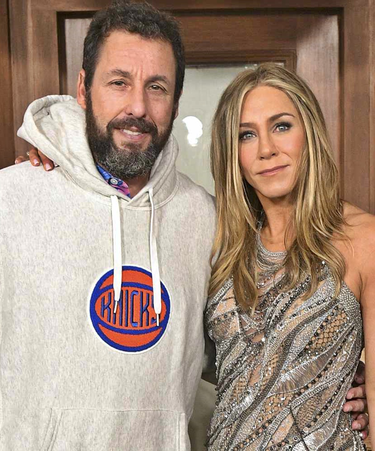 Adam Sandler egy szívszorító ok miatt, minden anyák napján küld virágot Jennifer Anistonnak