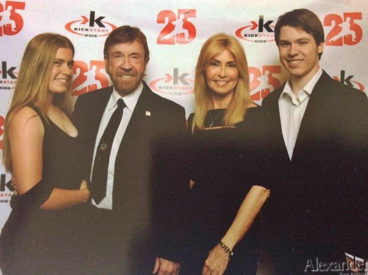 Chuck Norris lánya gyönyörű nővé érett: Friss fotókon a 22 éves Danilee