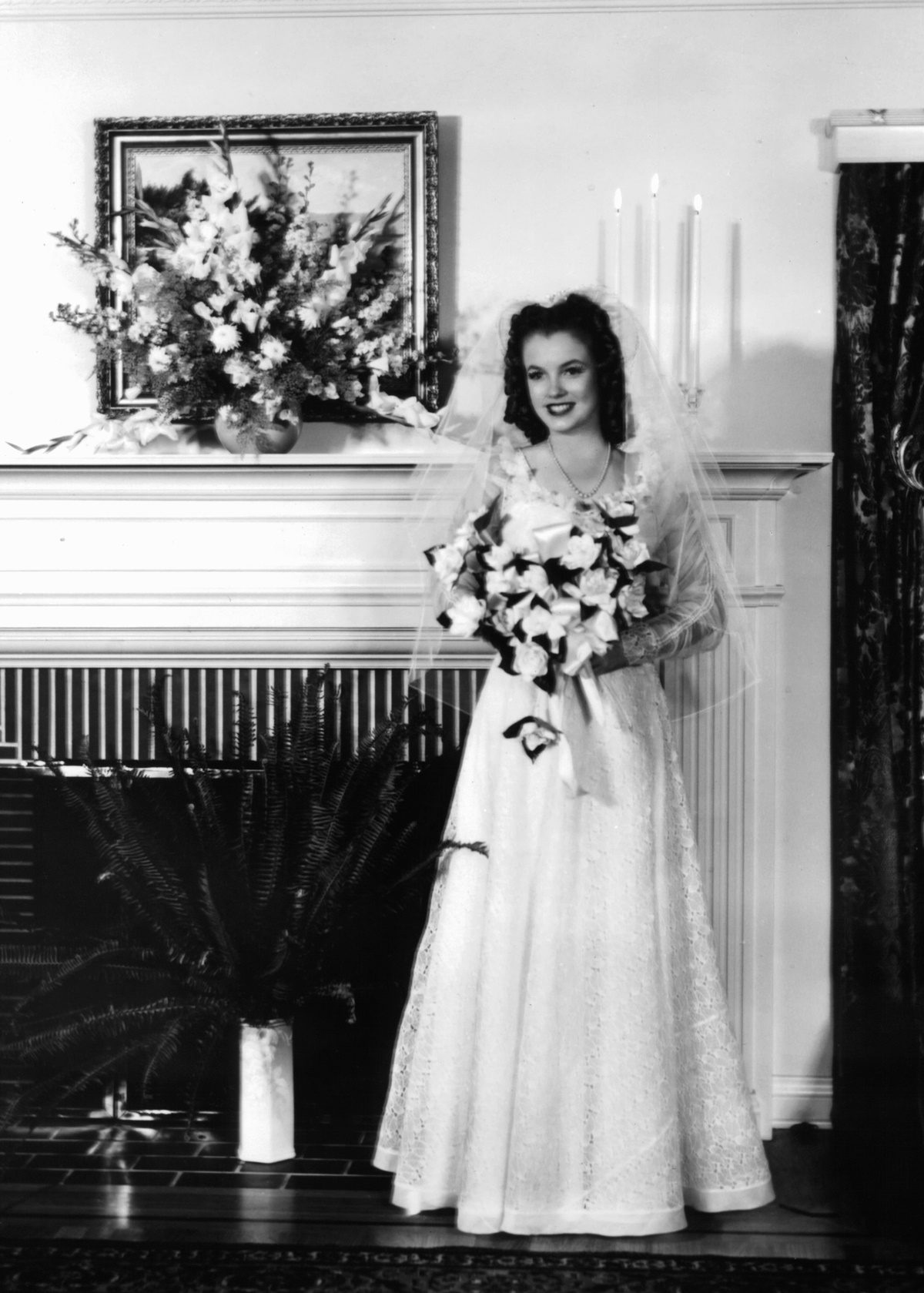 Marilyn Monroe 16 évesen házasodott meg - Ilyen szép menyasszony volt az esküvőjén (Fotók!)