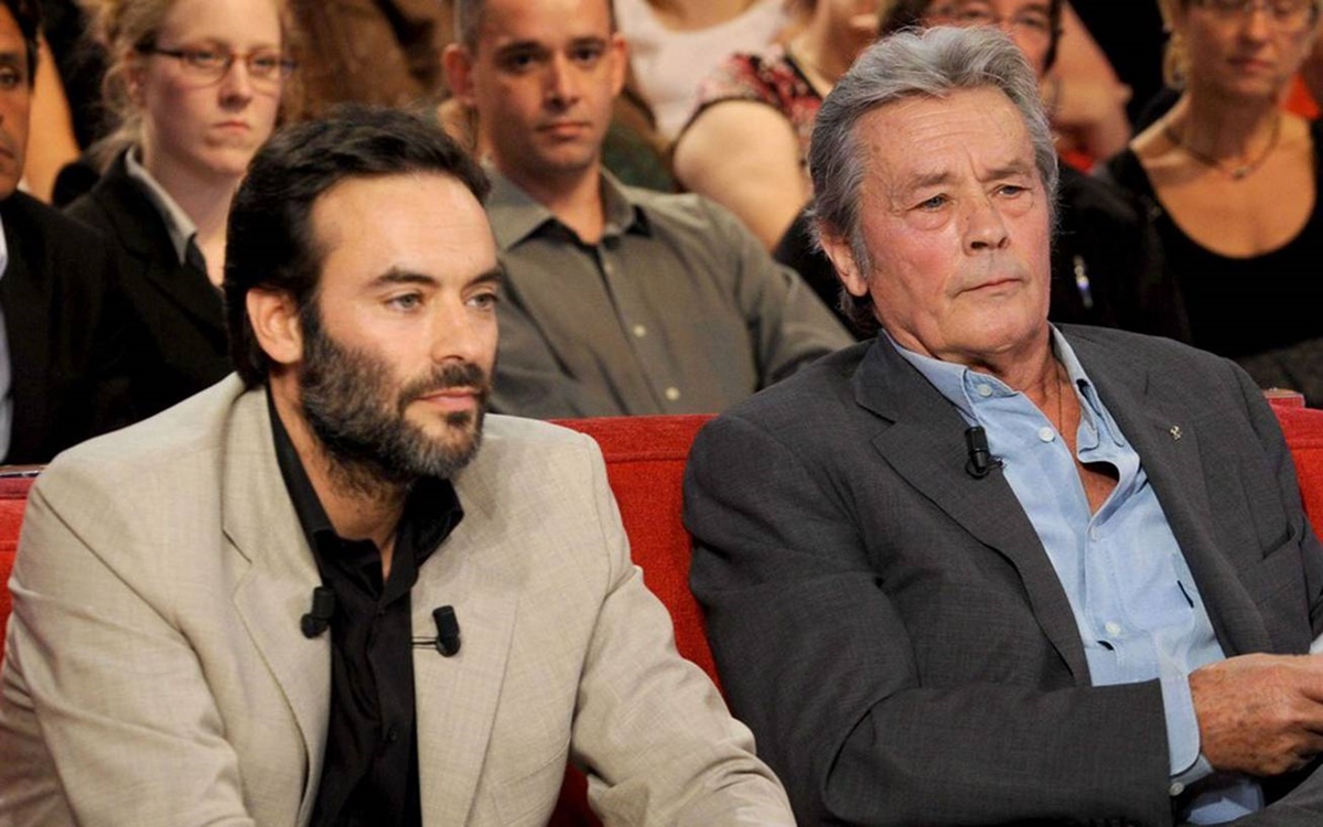 Tragikus! Alain Delon a saját fia segítségét kéri a saját halála előkészítésére