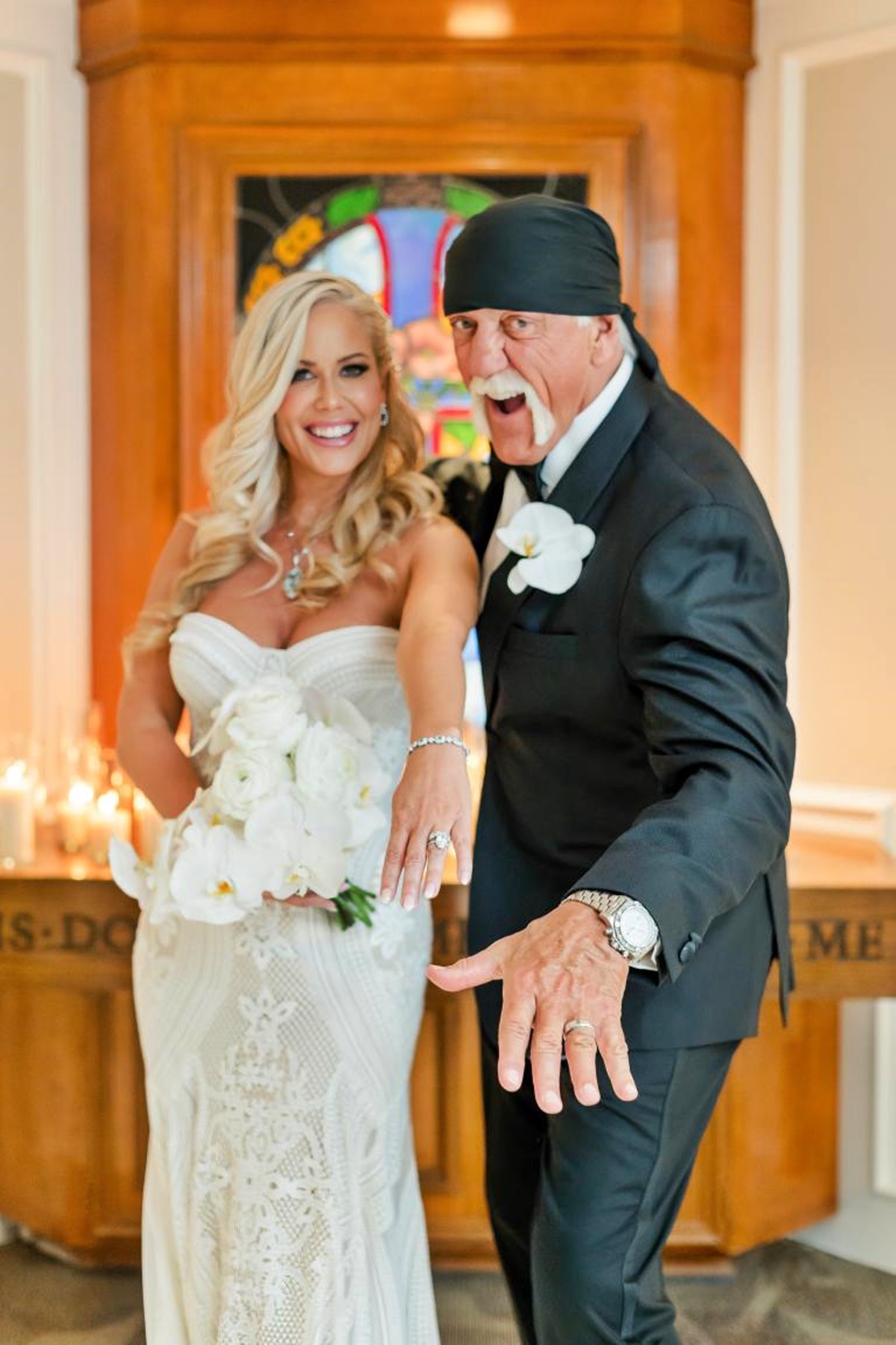Hetvenévesen harmadszorra is megnősült Hulk Hogan - 25 évvel fiatalabb bombázó lett a felesége