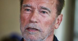 Arnold Schwarzenegger lebukott - Egy fiatal nővel kapták lencsevégre a Terminátor-filmek sztárját