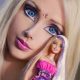 Végképp eltorzult a teste! Borzasztóvá műtette magát az emberi Barbie