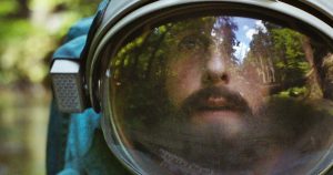 Magyar szinkronos előzetest kapott Adam Sandler sci-fi filmje, Az űrhajós!