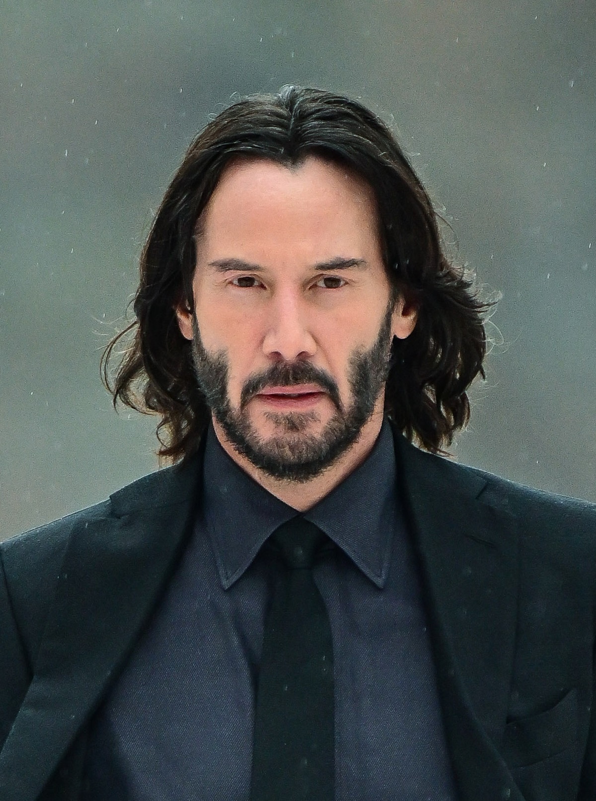 Nem hiszünk a szemünknek: így néz ki Keanu Reeves, amikor megválik a hosszú tincseitől