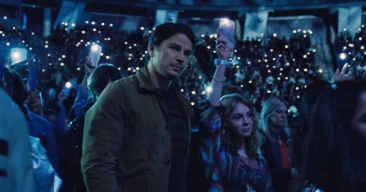 Vadonatúj előzetest kapott M. Night Shyamalan új thrillere, a Csapda!