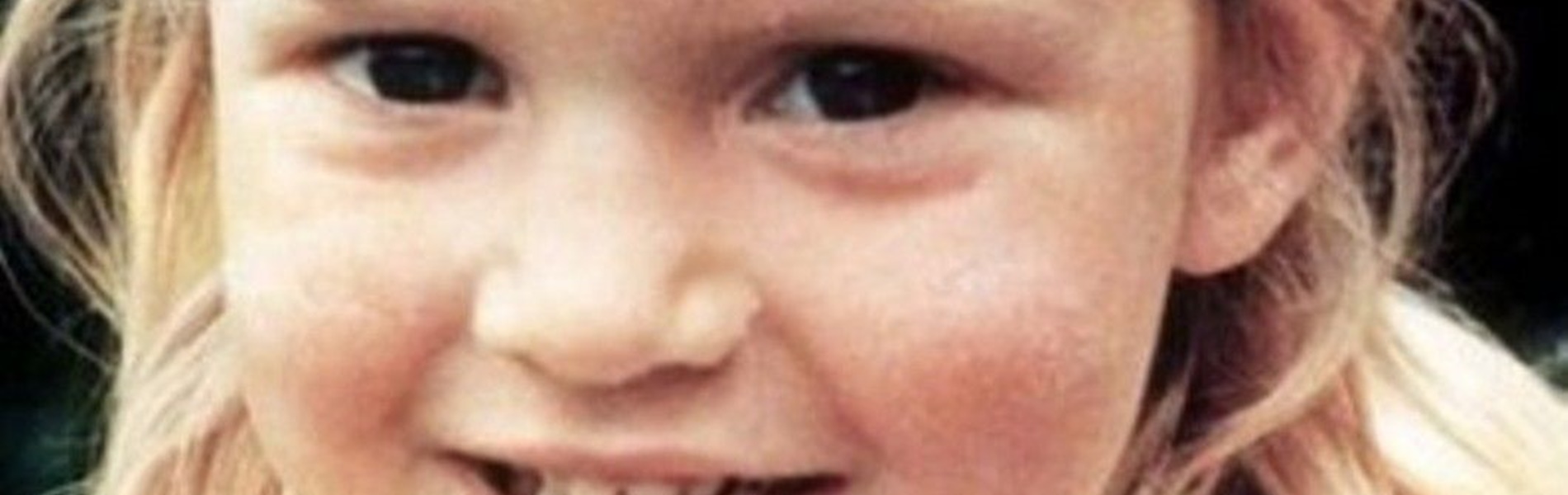 Felismered a képen látható tündéri kislányt? Sokáig kövérnek csúfolták, ma Oscar-díjas gyönyörű színésznő - Kate Winslet