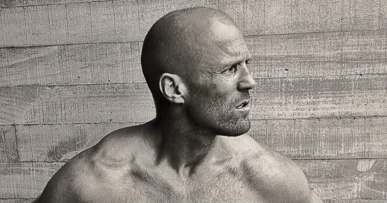 Nem fogod elhinni, milyen kemény Jason Statham hasa! Mutatjuk a képeket!
