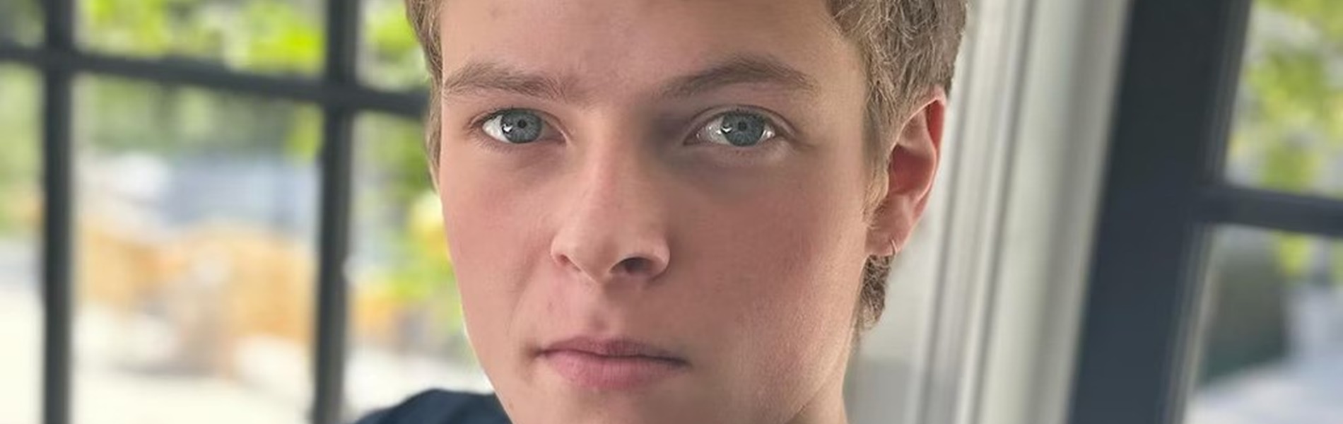 Rájössz, kinek a fia ez a jóképű srác? Az anyukája egy világhírű színésznő! - Gwyneth Paltrow - Moses Martin