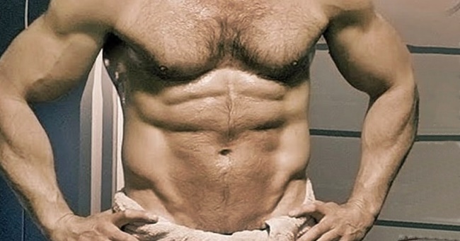 Kitalálod a kockákból, hogy ez melyik filmsztárnak a hasa? Egy felkapott akciósztárról van szó - Jason Statham