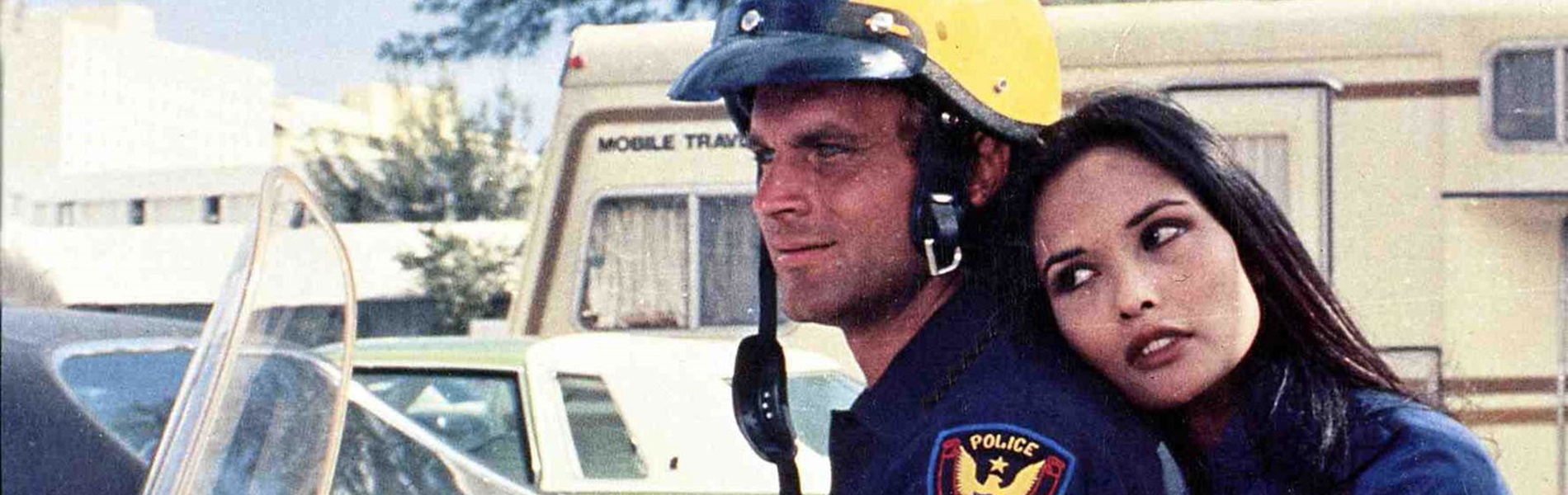 Így néz ki napjainkban az a gyönyörű színésznő, aki el akarta tenni láb alól Terence Hill-t a Bűnvadászokban - Laura Gemser